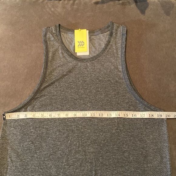 Women’s All In Motion Gray Seamless & Moisture Wicking Tank Top Size M NWT - Picture 6 of 11
